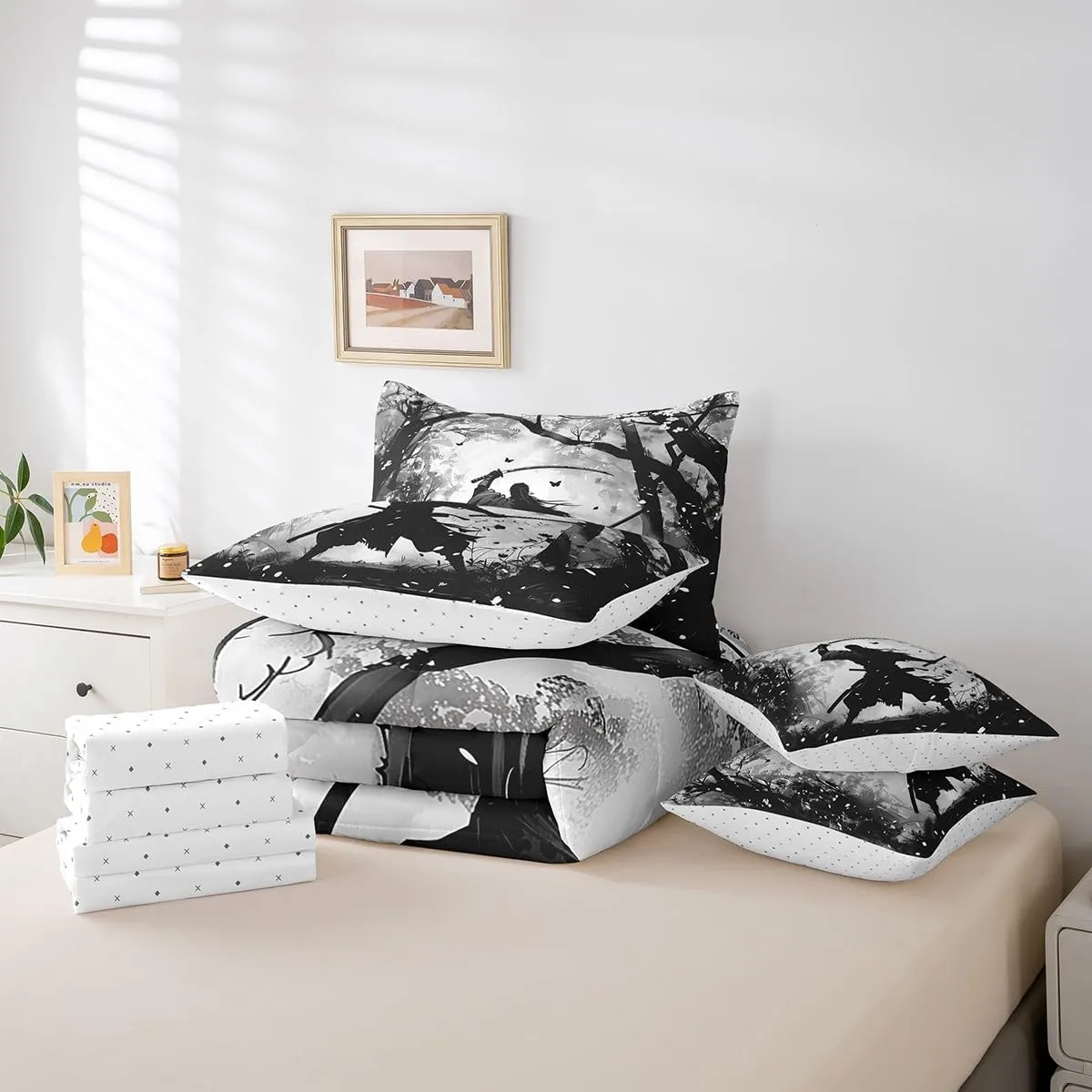 7-Piece Samurai Print Bedding Twin Size Black and Grey Comforter Set, Japanese Style Bedding Comforter Sets Oriental Asian Karate Kungfu Bed in a Bag for Boys Men, Eastern Culture Bedding Accessories