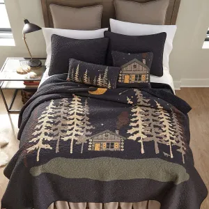BLACK FOREST DECOR Midnight Cabin Quilt - Queen