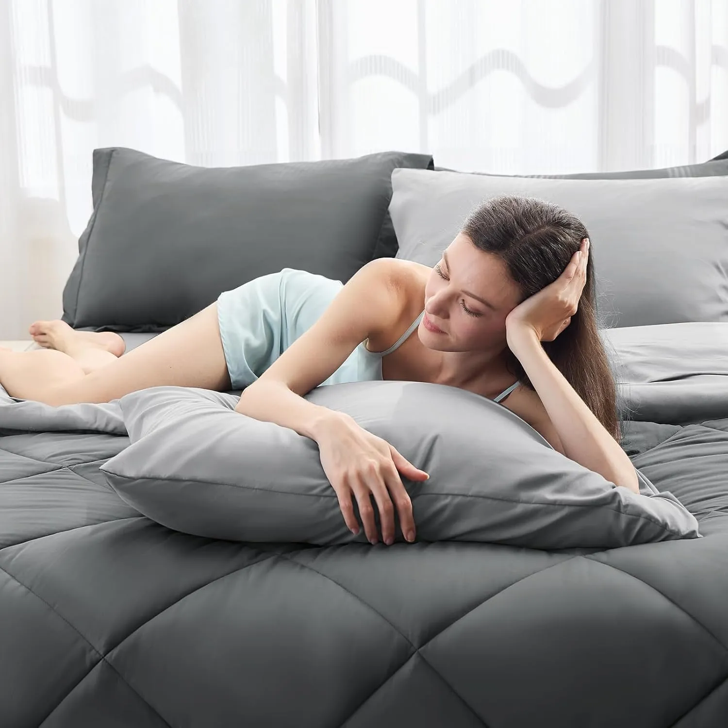 HEVUMYI Oversized Queen Comforter Set - 7-Piece All Season Bed in a Bag Oversized Queen, Ultra Soft Bedding Set with Comforter, Flat Sheet, Fitted Sheet, Pillowcases, Dark Grey & Light Grey