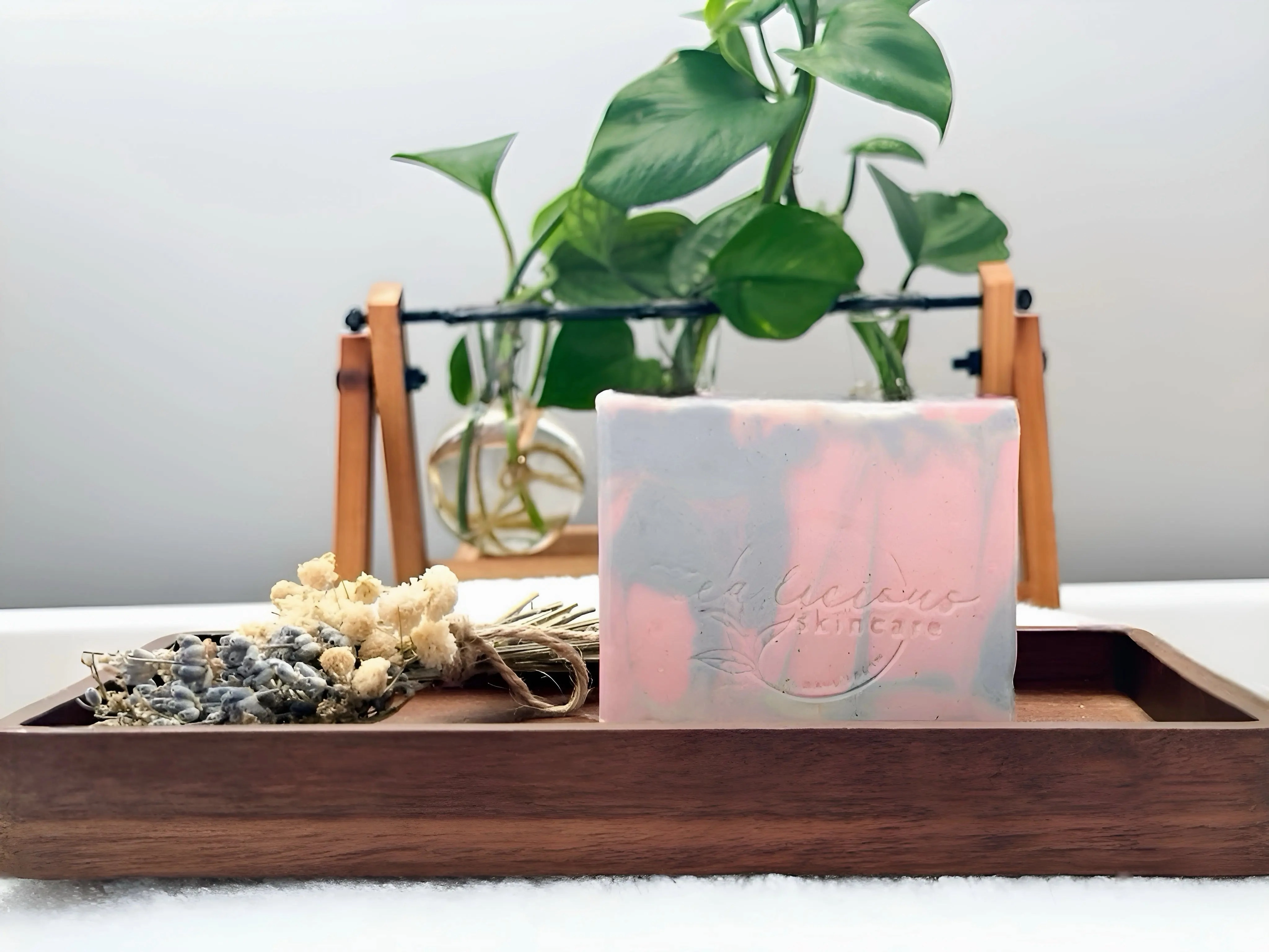 Moisturizing Geranium Tea & Lavender Soap Bar
