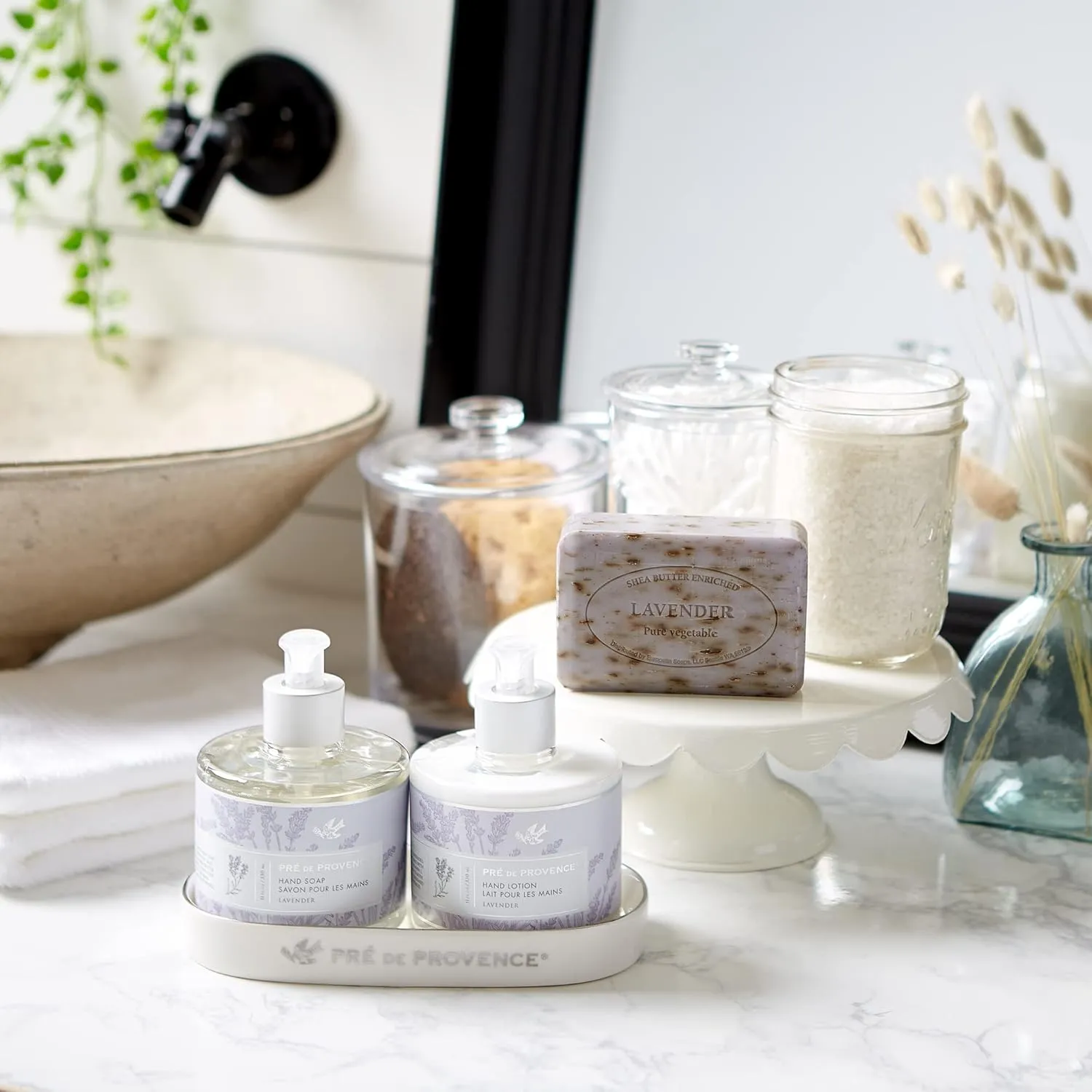 Pre de Provence Collection Liquid Hand Soap, Sooths & Softens while Cleansing, Enriched with Shea Butter, Vitamin E & Glycerin, Soft & Soothing, 11 fl oz, Lavender